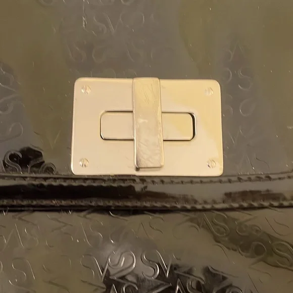 Simply Vera Vera Wang patent leather embossed handbag - Picture 2 of 4